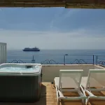 Aurora Hotel