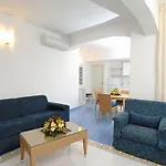 Aurora 4*