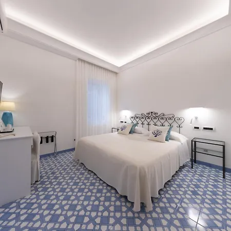 Aurora 4*