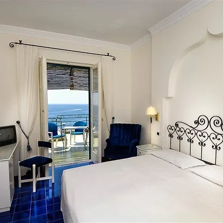 Aurora 4*