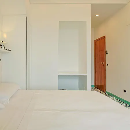 Aurora Hotel 4*
