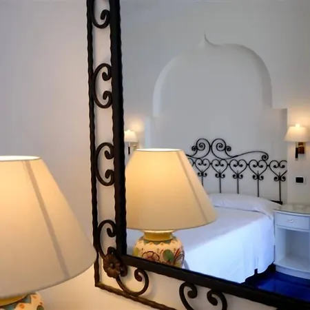 Готель Aurora 4*