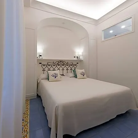 Aurora Hotel 4*