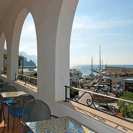 Hotel Aurora 4*