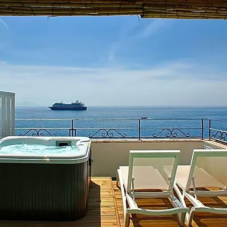 Aurora Hotel 4*