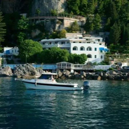 Aurora Hotel 4*